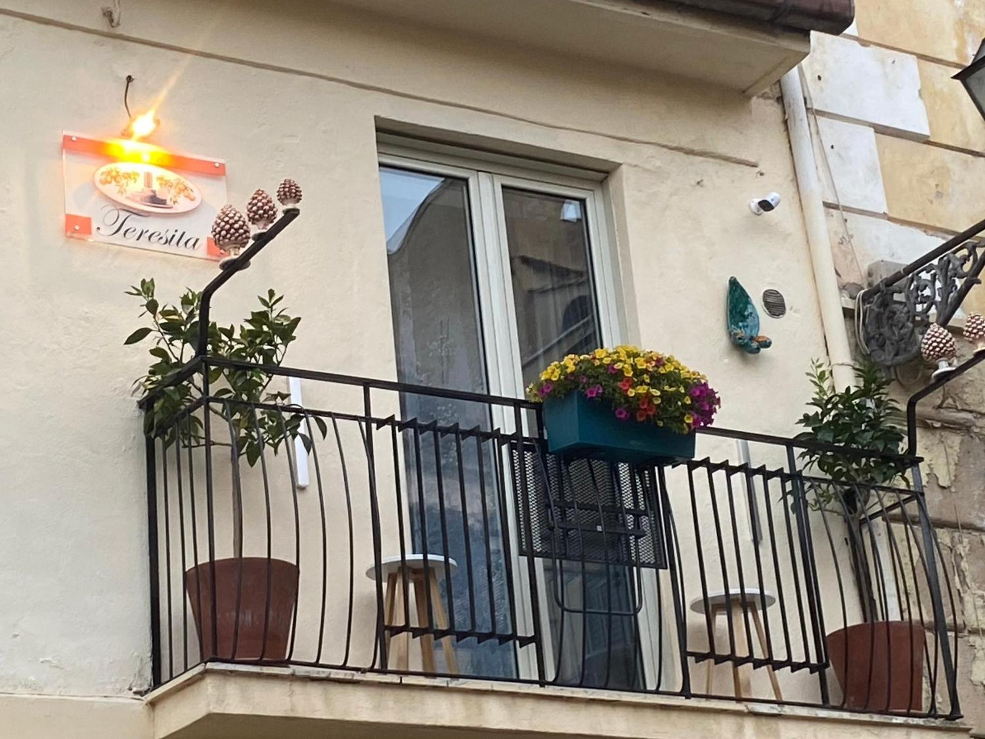 Teresita Apartment Монреале Екстериор снимка