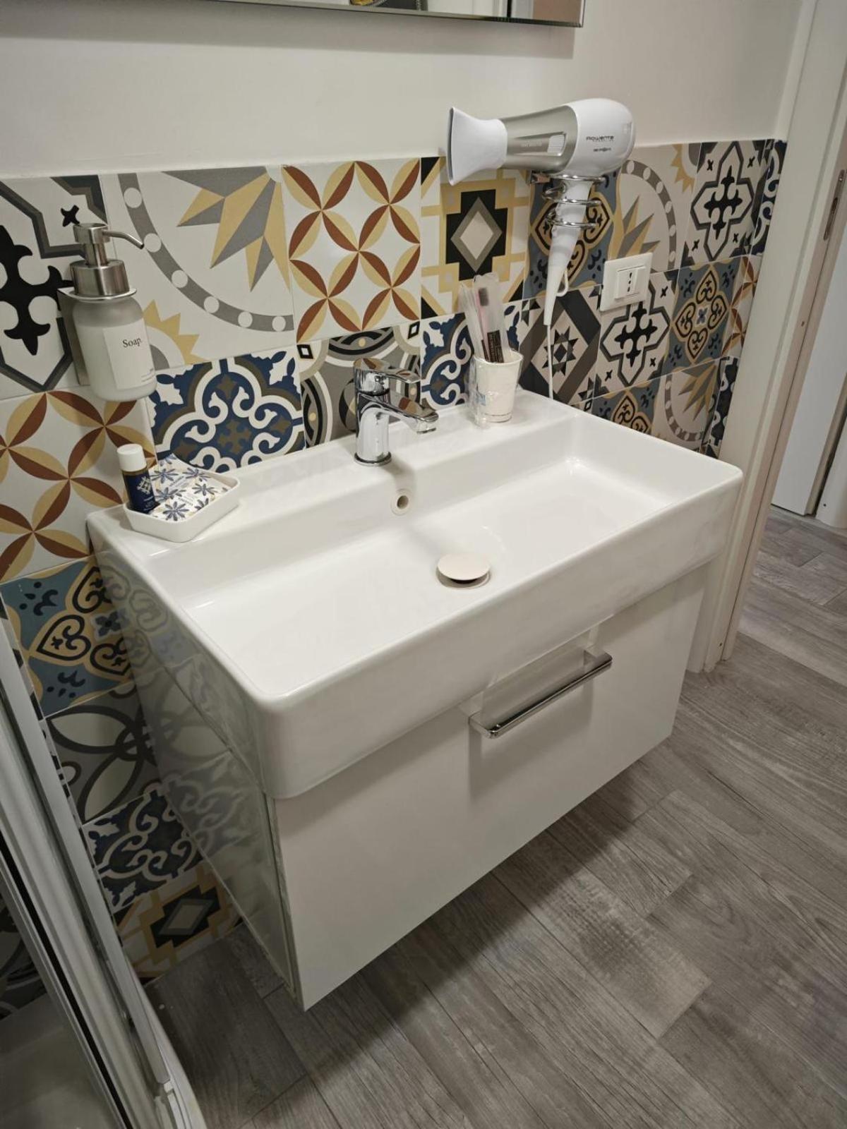Teresita Apartment Монреале Екстериор снимка